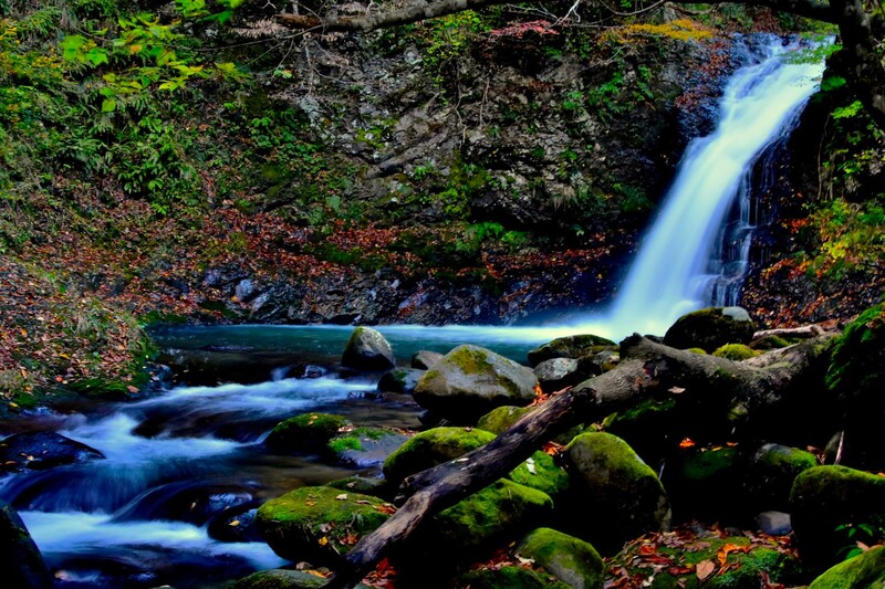 村山野川上流と黒伏山