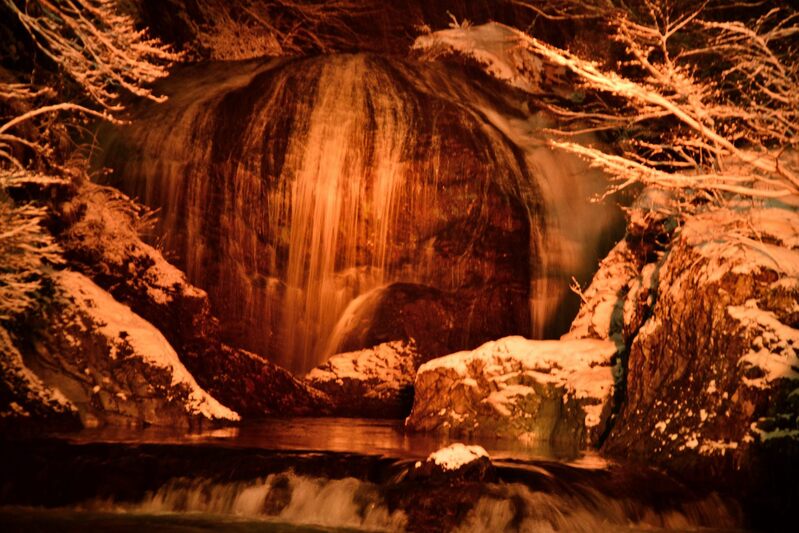 ライトアップの関山大滝