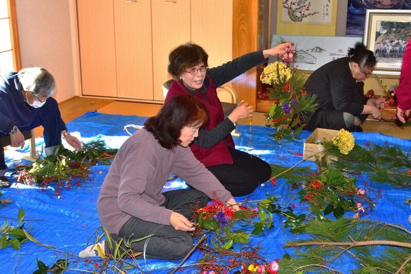 沼沢サロン　リース作り