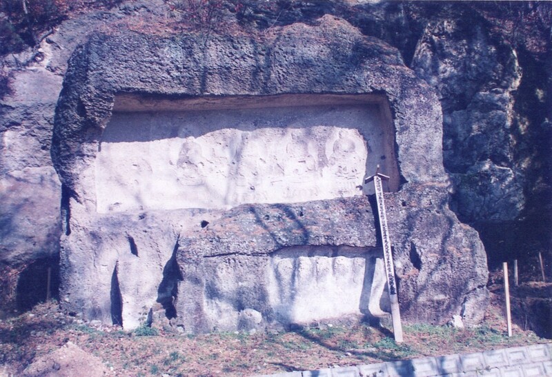 大森山の磨崖仏