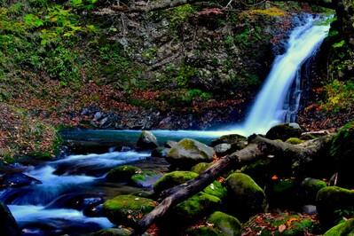 村山野川上流と黒伏山